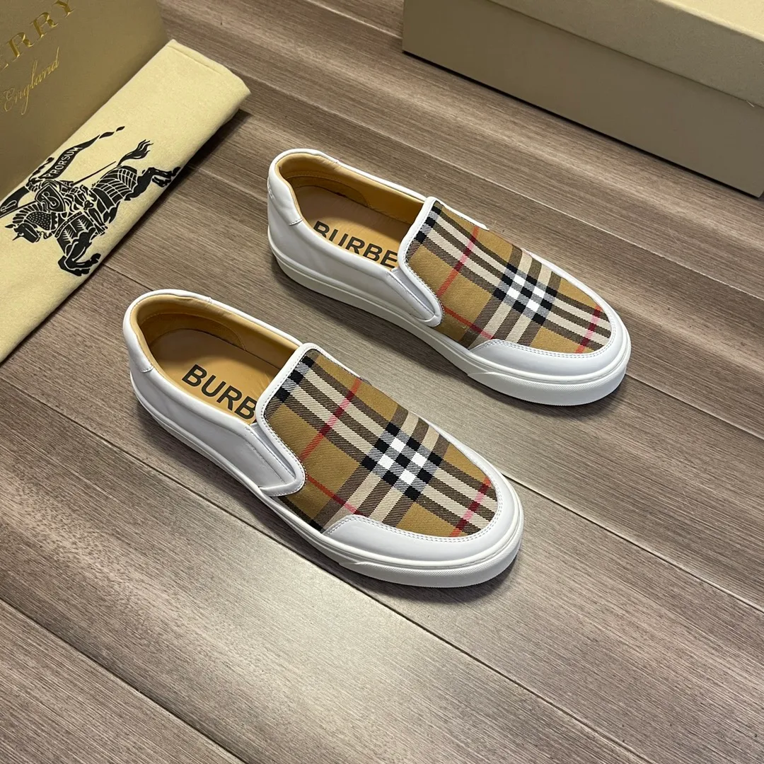☕P380💰"BURBERRY" Burberry: 🔍🔍The latest men's counter is on sale simultaneously, the original version imported from Italy🔝·Nappa calfskin·Brand totem cloth· Highlighting the (high-end, extravagance, class) travel, home, and best choice" exquisite workmanship (Imported water-dyed leather lining from Italy 🇮🇹), sole: original sole provided by the original factory, ⚠️exclusive double layer Activity·TPR rubber·molded outsole; super comfortable·wear-resistant·non-slip·environmental protection🌳🌳🌳, the real thing is more beautiful🎬The real thing is more beautiful🔍🔍 (high quality·follow the order) You can enter and exit the counter at will: Size: 38·39·40·41·42·43·44 (🎉Customized 45) Welcome to order...☕️